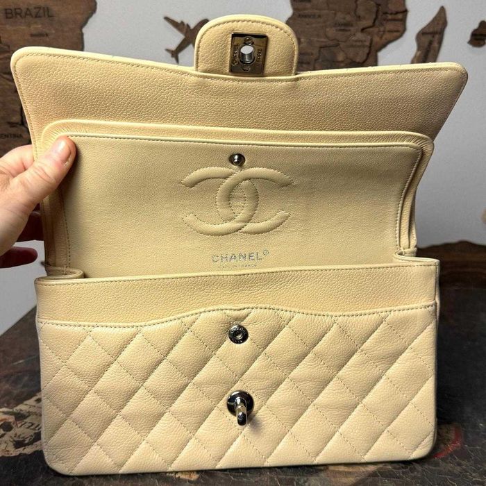 Geantă Chanel din Piele Bej / Crem, Poseta Chanel din Piele Caviar