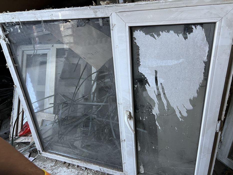 Продам  окна плстиклвые разные есть