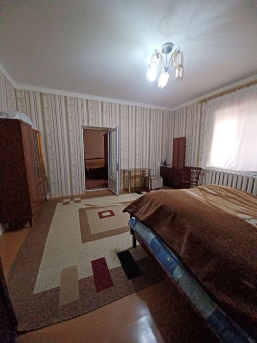 Продаётся дом  . В городе.