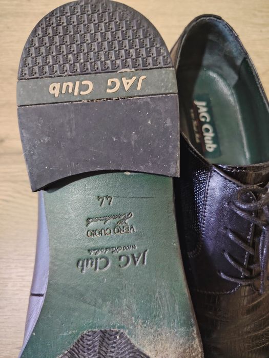 Туфли кожаные продам.