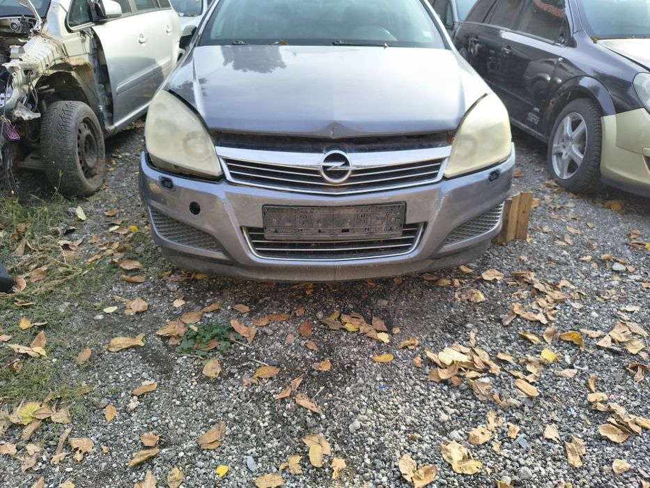 Предна броня за  Opel Astra H