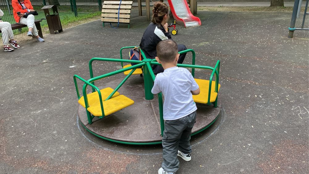 Продам детскии плащатка
