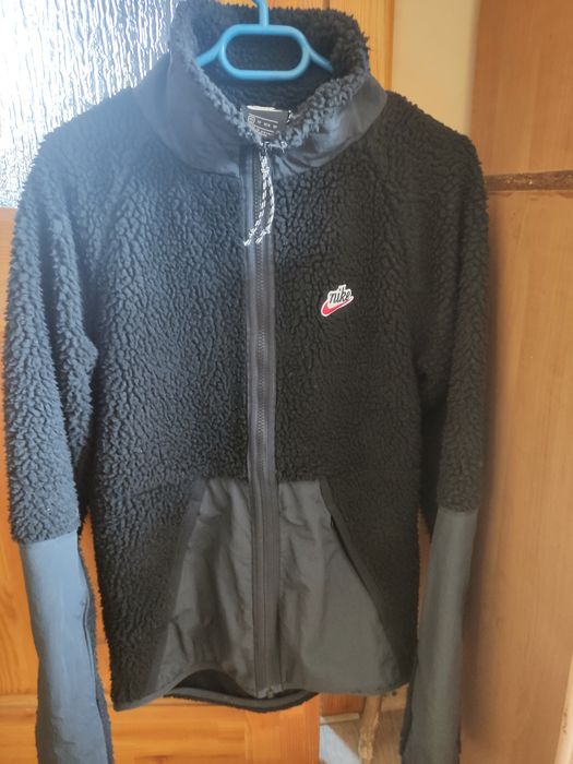 Продам подростковую куртку Nike