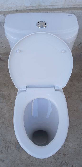 Унитаз сотилади.