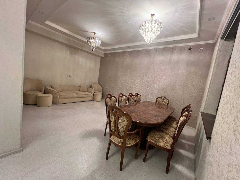 Продается квартира 2 этаж 4 комнаты 150кв метров