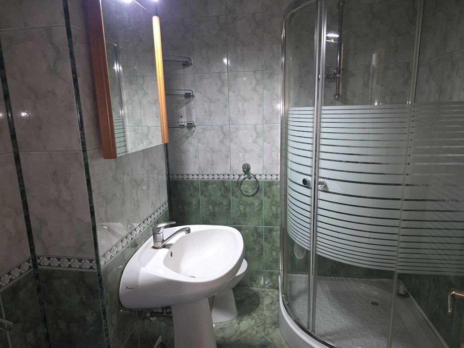 Apartament 3 camere moern si spatios in Gvana 3, stradal. piata