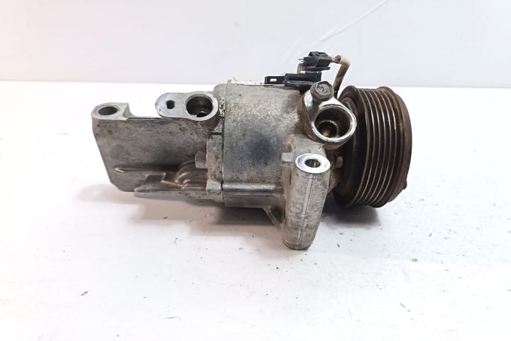 Compresor AC 926001571R Dacia Logan a 2-a generatie (facelift)