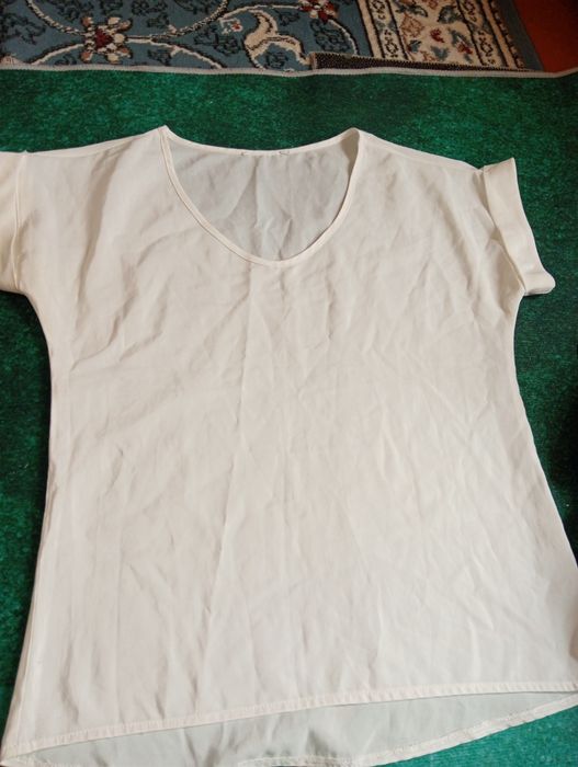 Рубашка и кофталар сатылады