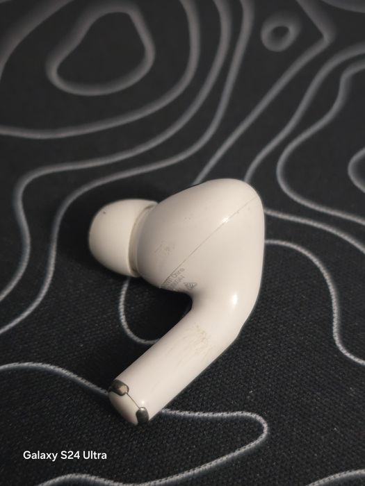 Правое ухо от airpods pro