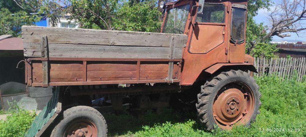 Продам трактор Т-16 попрошайка