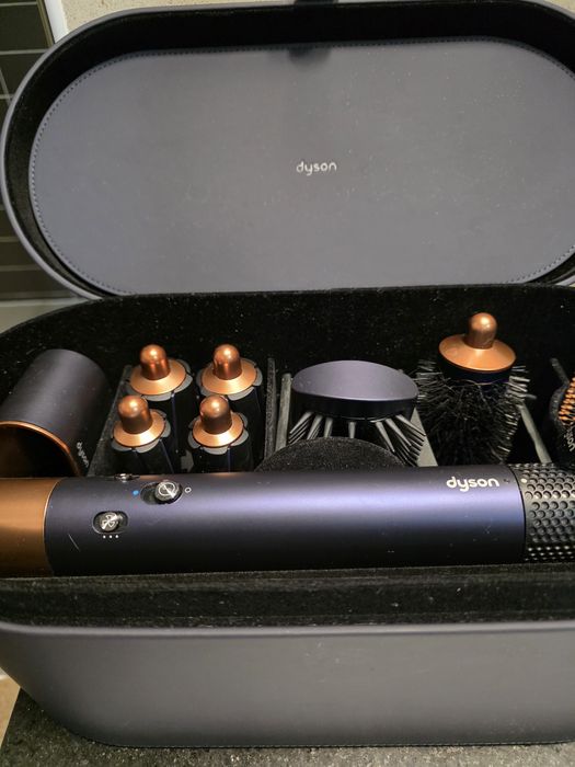 Продам стайлер DYSON в идеальном состоянии