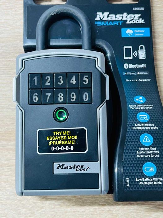 Lacat inteligent Master Lock 5440EURD cu Bluetooth