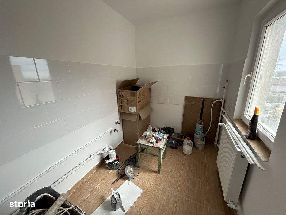 Vand apart.1 cam.situat in Micalaca,str.Vaslui,st. 50 mp,et.4/4,modern