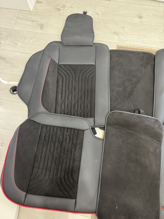 Продам комплект чехлов на автомобиль