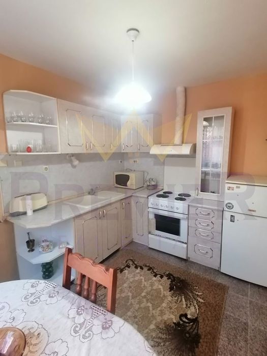 Дава се под наем Къща в Варна, Колхозен пазар - 100 кв.м за 510 € - Снимка #1