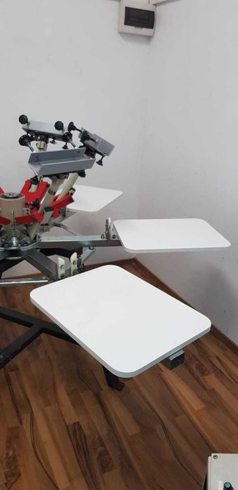 Vand sau schimb carusel serigrafie cu 6 platane
