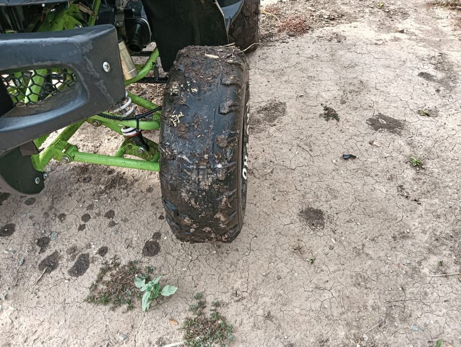 De vanzare sau schimb pe animale atv de 200cc cutie automate ate în jur de 1000 km facuti atv e loat de mine nou nouț acum 2 ani am acte