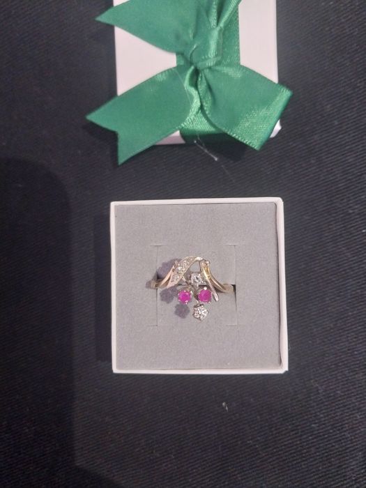 Кольцо с бриллиантами