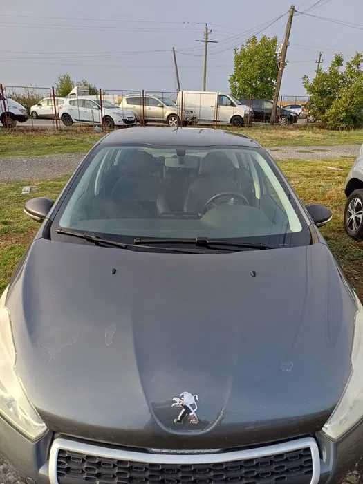 Vând Peugeot 208, an 2014, diesel