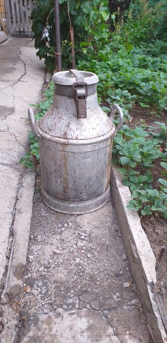 Продаю флягу алюминиевую 40 литровую