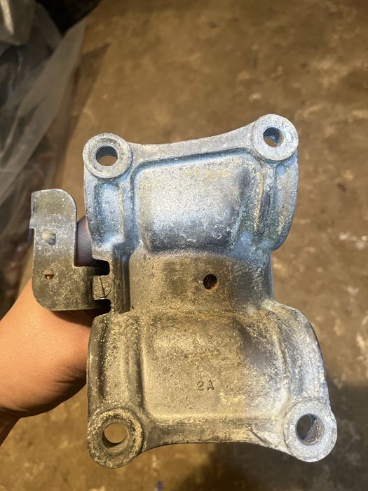 Подушка Акпп nissan maxima cefiro