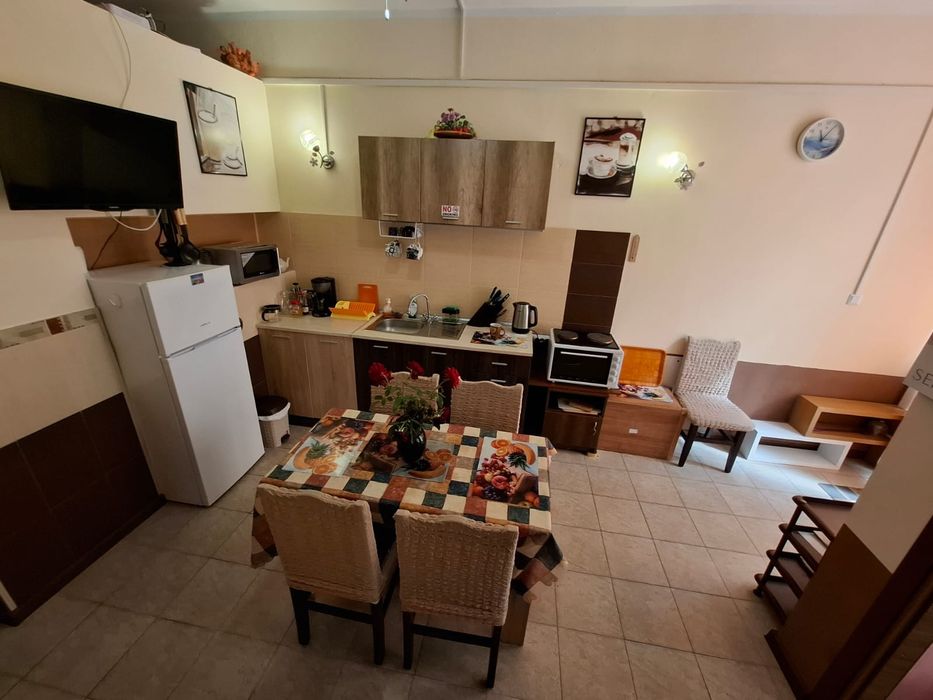 Продава се търговско помещение 70 кв.м до морето (500 м)