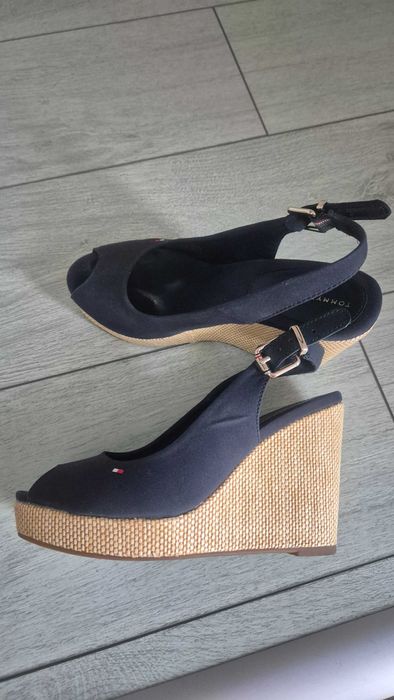Sandale nr. 38 Tommy Hilfiger
