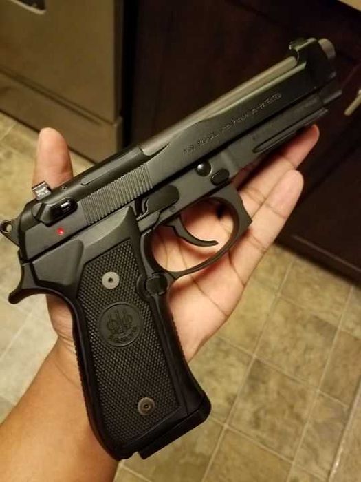 Pistol Airsoft Beretta 90TWO/M9 Full Metal 4,4j Co2 Neletal