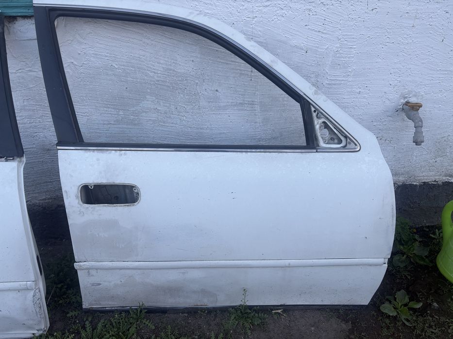 Дверь на камри 10