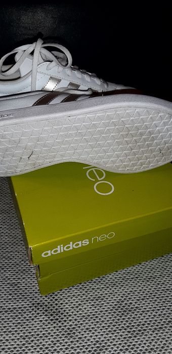Кецове Adidas номер 36.