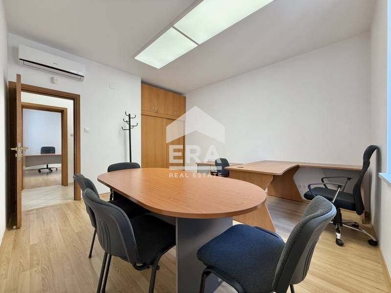 Дава се под наем Офис в София, Център - 92 кв.м за 1656 € - Снимка #4