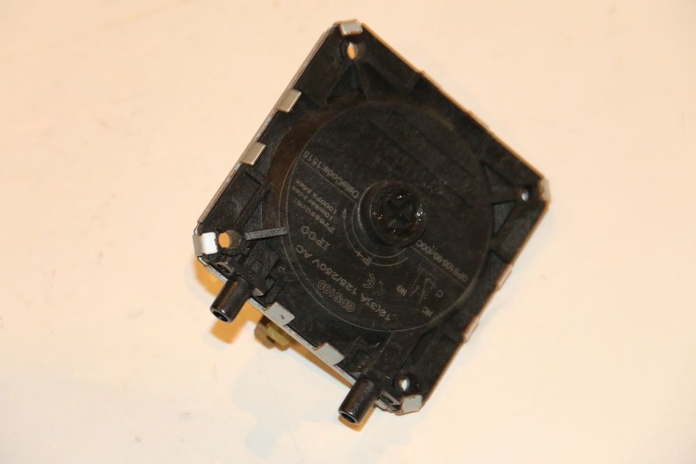 Presostat de aer GreeTech 1.0 mbar GPS 100 pentru centrala Motan