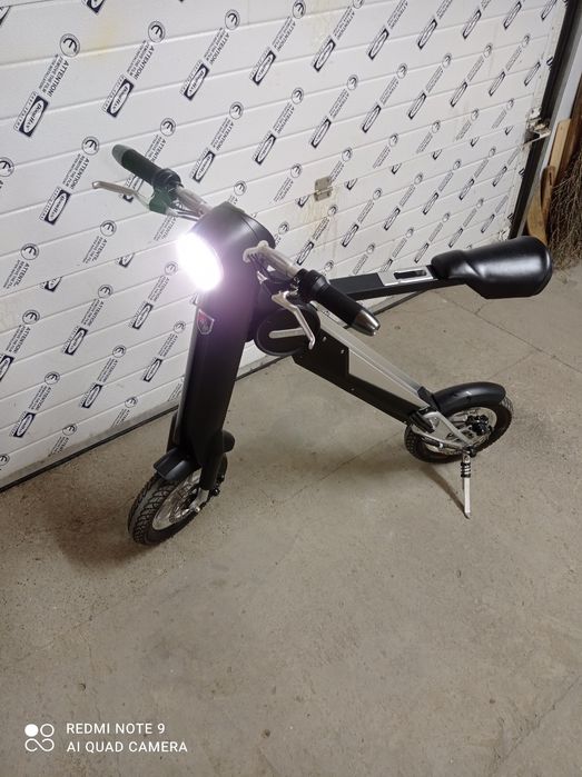 Продам элетро-самокат.
