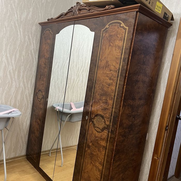 Продам спальниый гарнитур