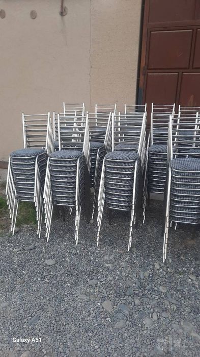 Nerjaveyka stol va stullar