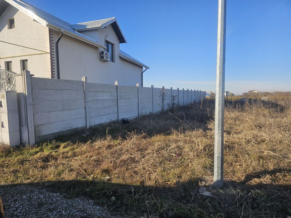 Loturi  de casa   cu utilități gaze curent apa și canalizare