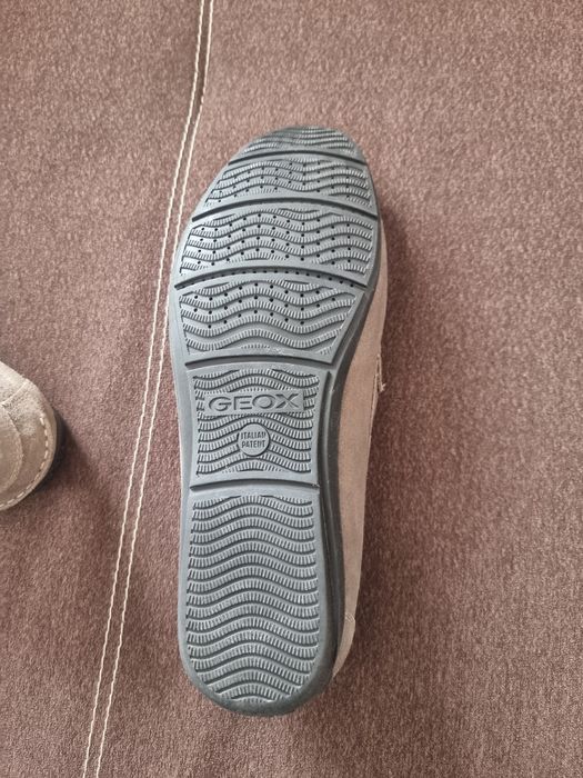 Geox Mocasini de piele intoarsa
Pantofi loafer uni de piele