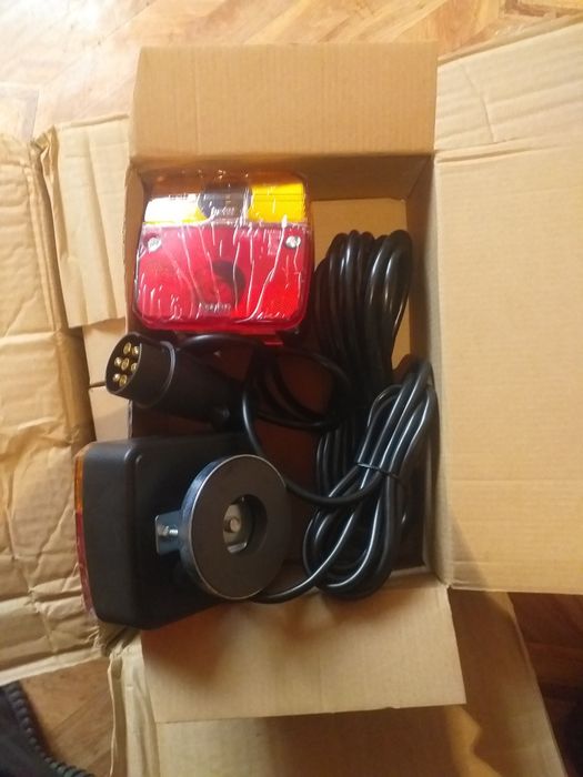 Фары для легкового прицепа в сборе