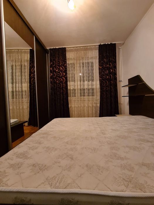 Proprietar inchiriez apartament cu 3 camere