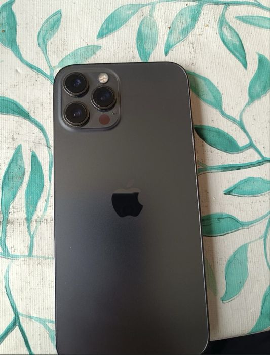 Iphone 12 pro max топ състояние