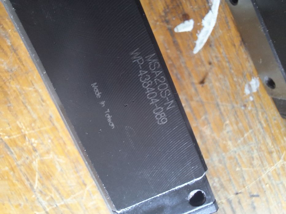 Ghidaje liniare CNC PMI / XPMI mărime 20 – 760 mm – 2 șine + 4 cărucio