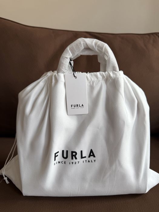 Нова Furla Gardenia Tote с етикет и противопрахова торбичка
