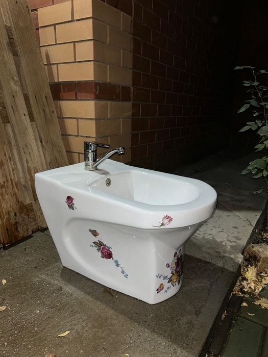 Продам биде в хорошем состоянии