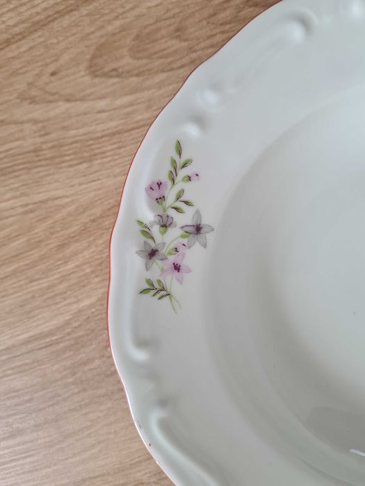 НОВИ порцеланови дълбоки чинии на "Изида"