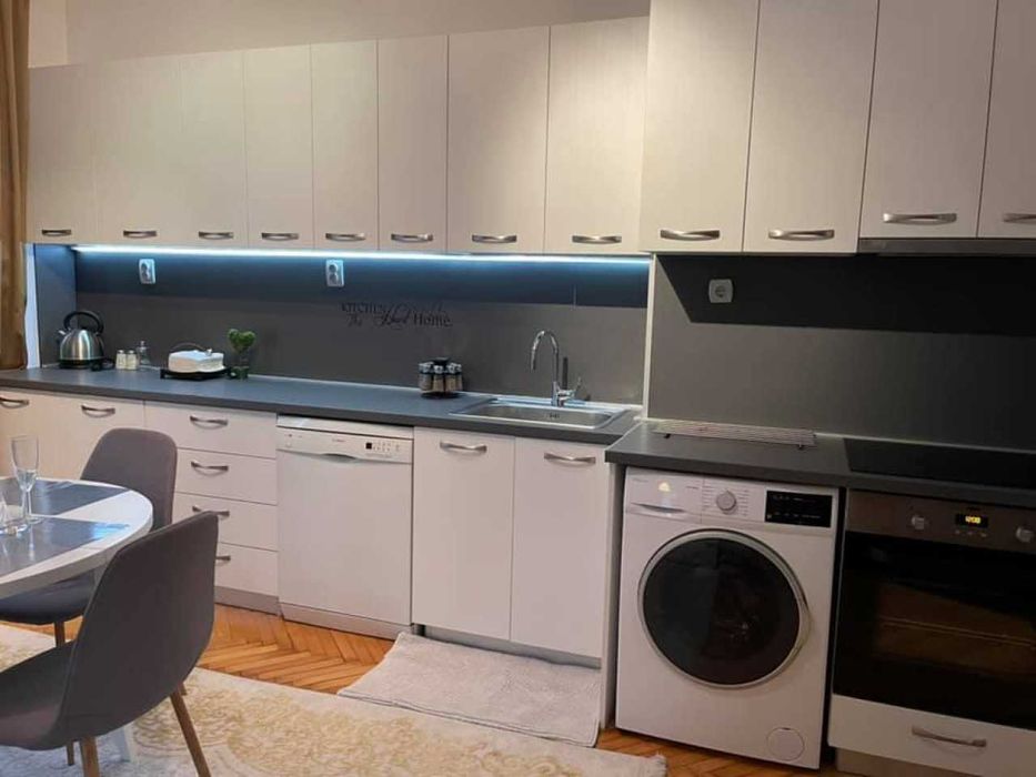 Дава се под наем Тристаен апартамент в Пловдив, Мараша - 120 кв.м за 425 € - Снимка #2