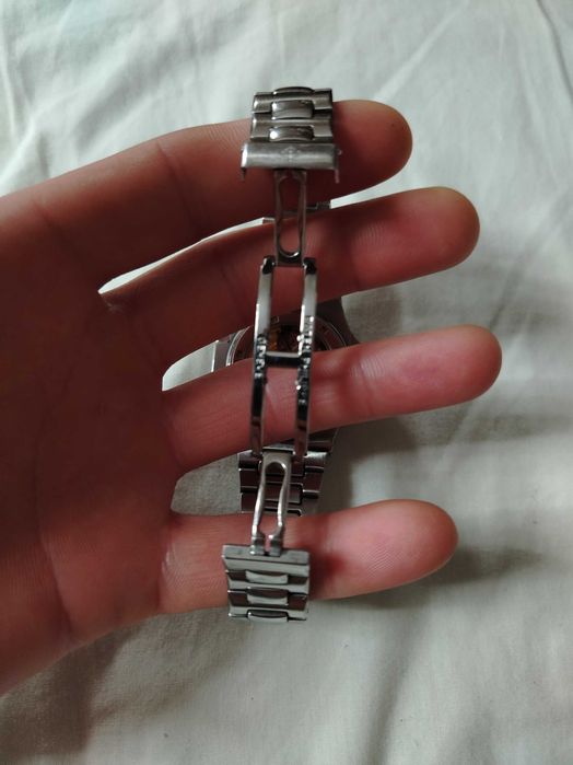 Часовник Patek, Breil