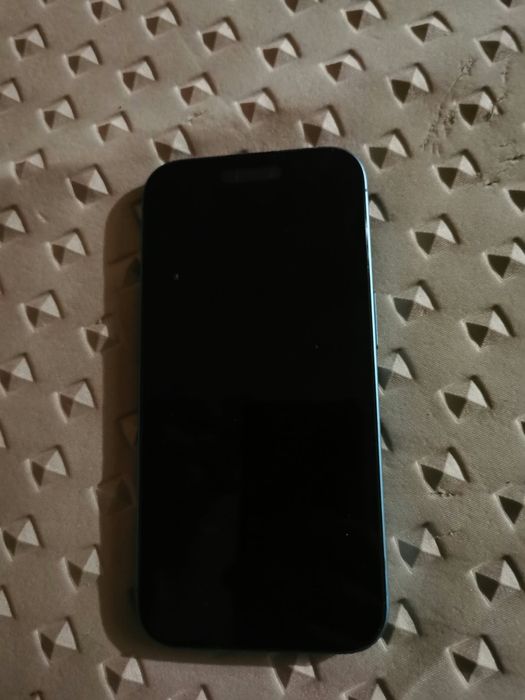 Продавам айфон 16