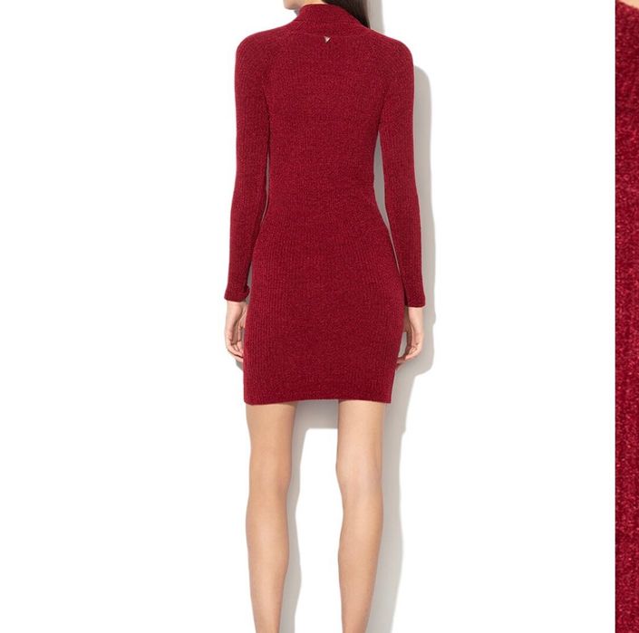 Вишнев цвят рокля Guess