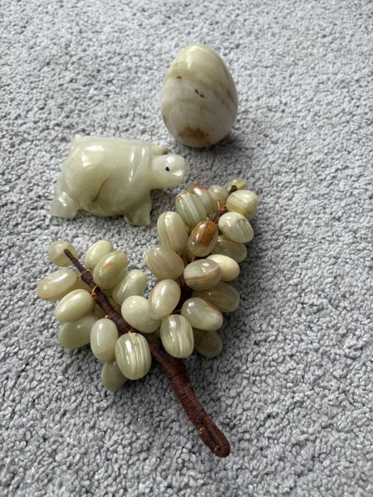 Фигури от естествен камък (оникс/калцит) костенурка, яйце и клонка