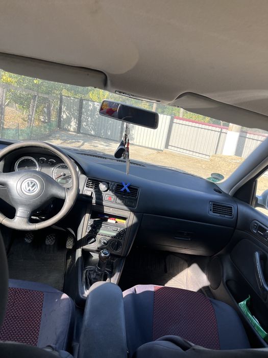 Vand Volkswagen Bora dezmembrari